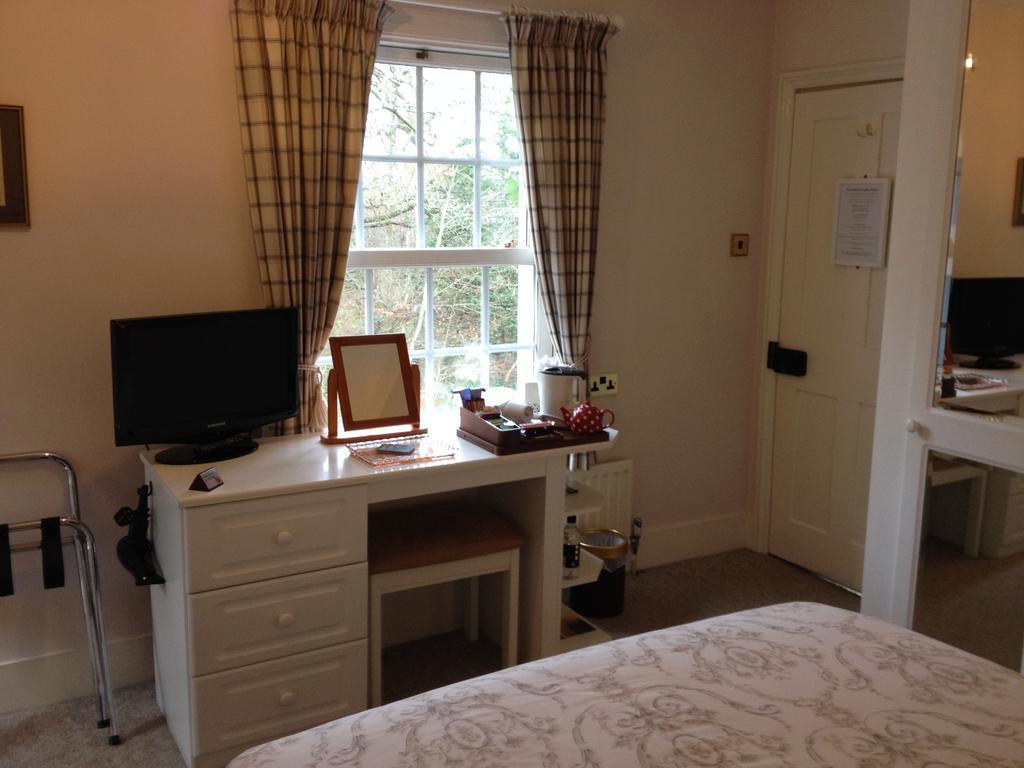 Clayhill House Bed & Breakfast ลินด์เฮิร์สต์ ภายนอก รูปภาพ